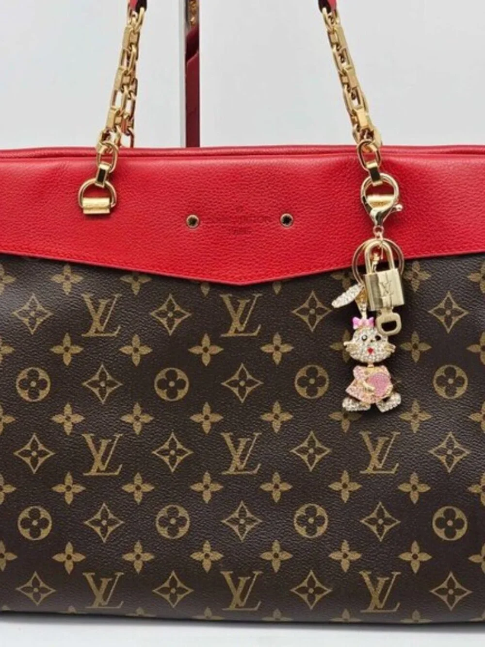 Authentic Louis Vuitton Gold Lock & Key 🔑 Bag Charm w/ Unbranded Bunny Charm